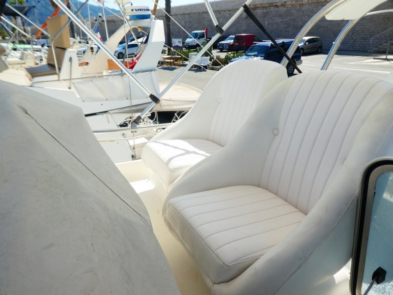 slider 8 Beneteau Flyer F1